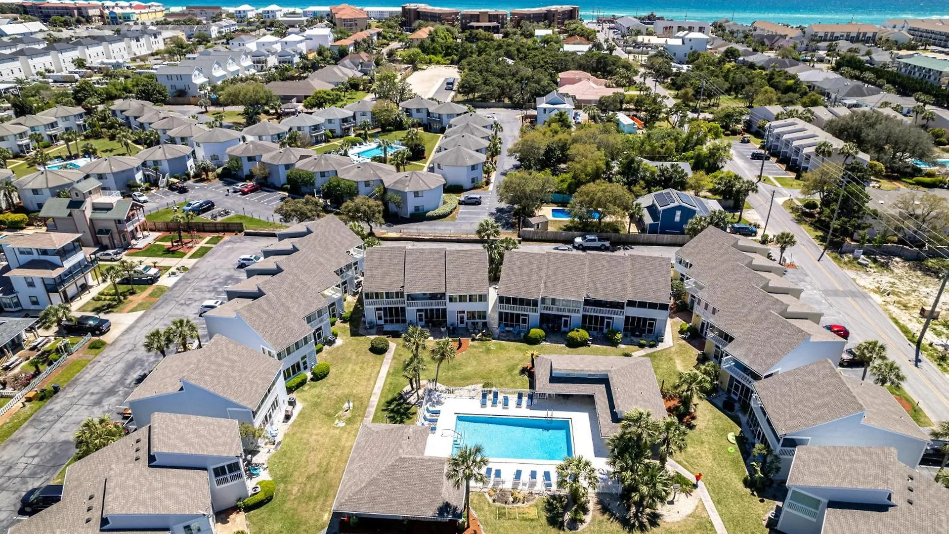 Sandpiper Cove 4133- By Holiday Isle Properties Destin
